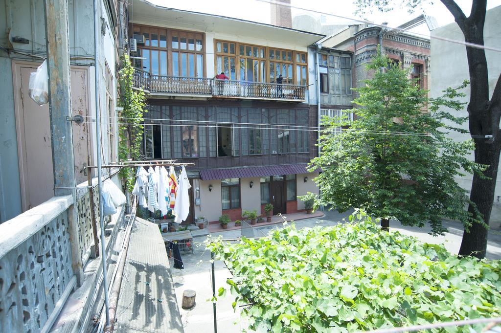 Apartment In Purtseladze Street Tbilisi Exterior photo