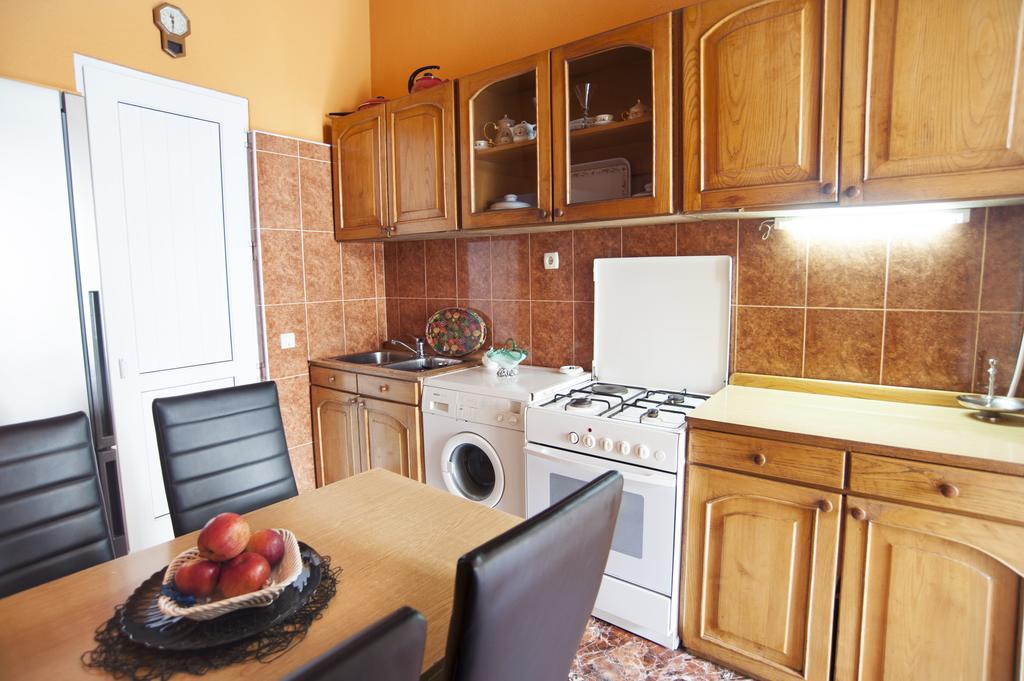 Apartment In Purtseladze Street Tbilisi Exterior photo